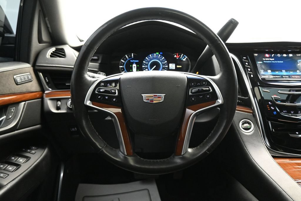 Used 2018 Cadillac Escalade ESV Premium Luxury AWD/4WD image 16