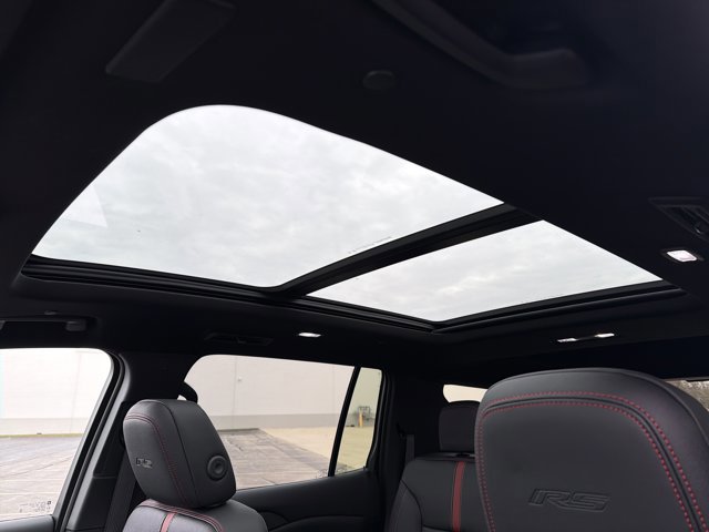 New 2026 Chevrolet Traverse RS image 13