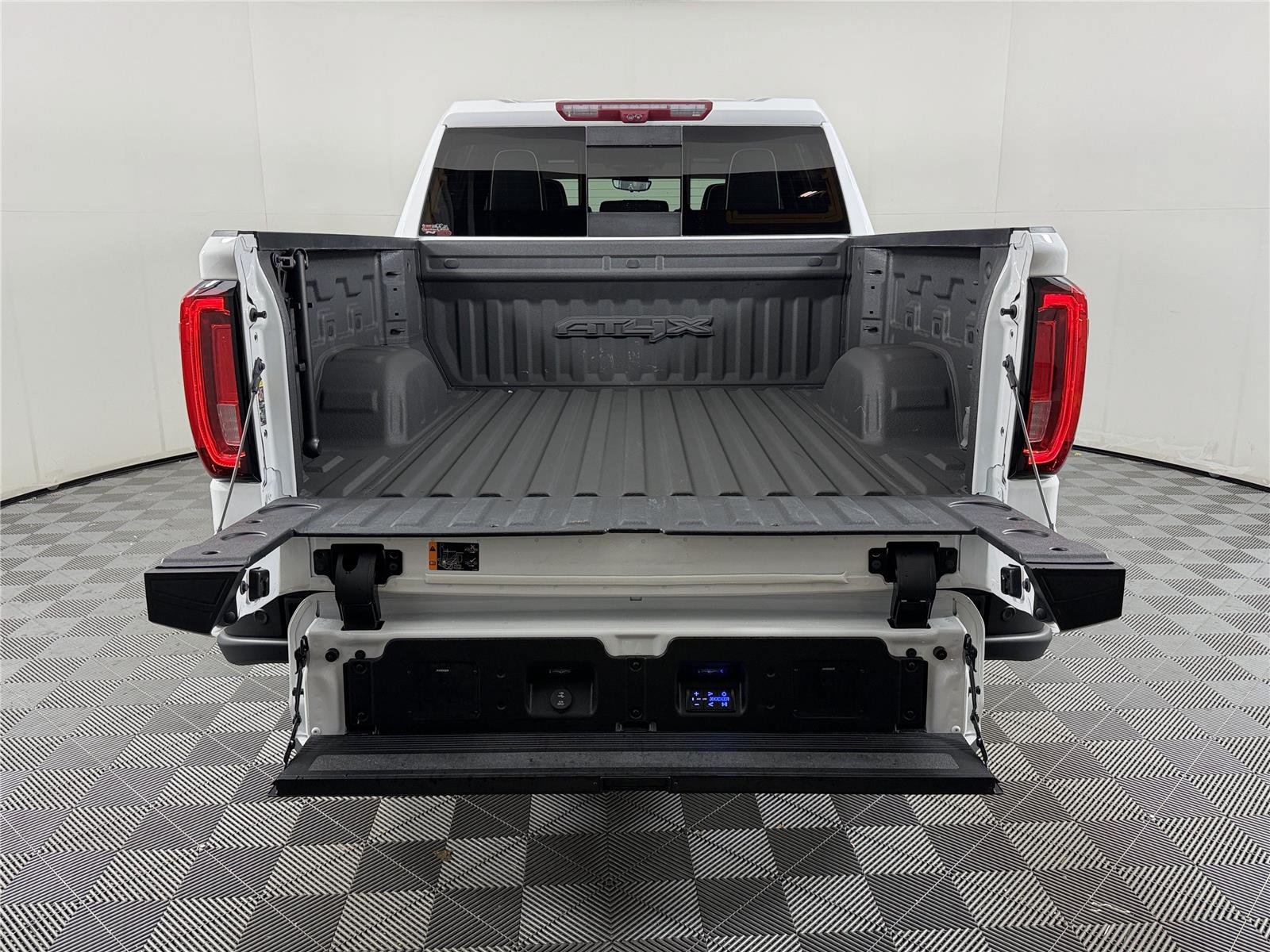 Certified 2024 GMC Sierra 1500 AT4X w/ AT4X AEV Edition AWD/4WD image 16