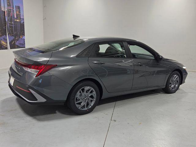 New 2026 Hyundai Elantra Hybrid FWD image 13