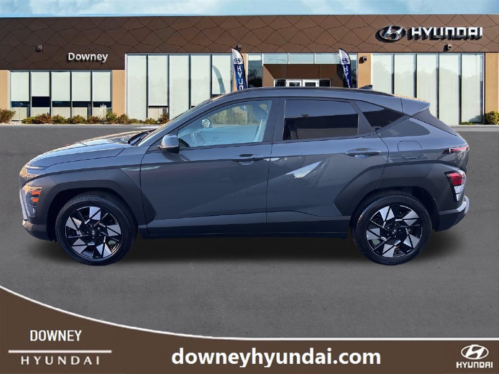 Used 2025 Hyundai Kona SEL FWD image 2