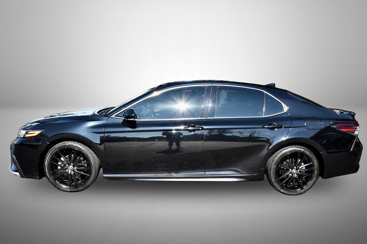 Used 2023 Toyota Camry XSE FWD image 4