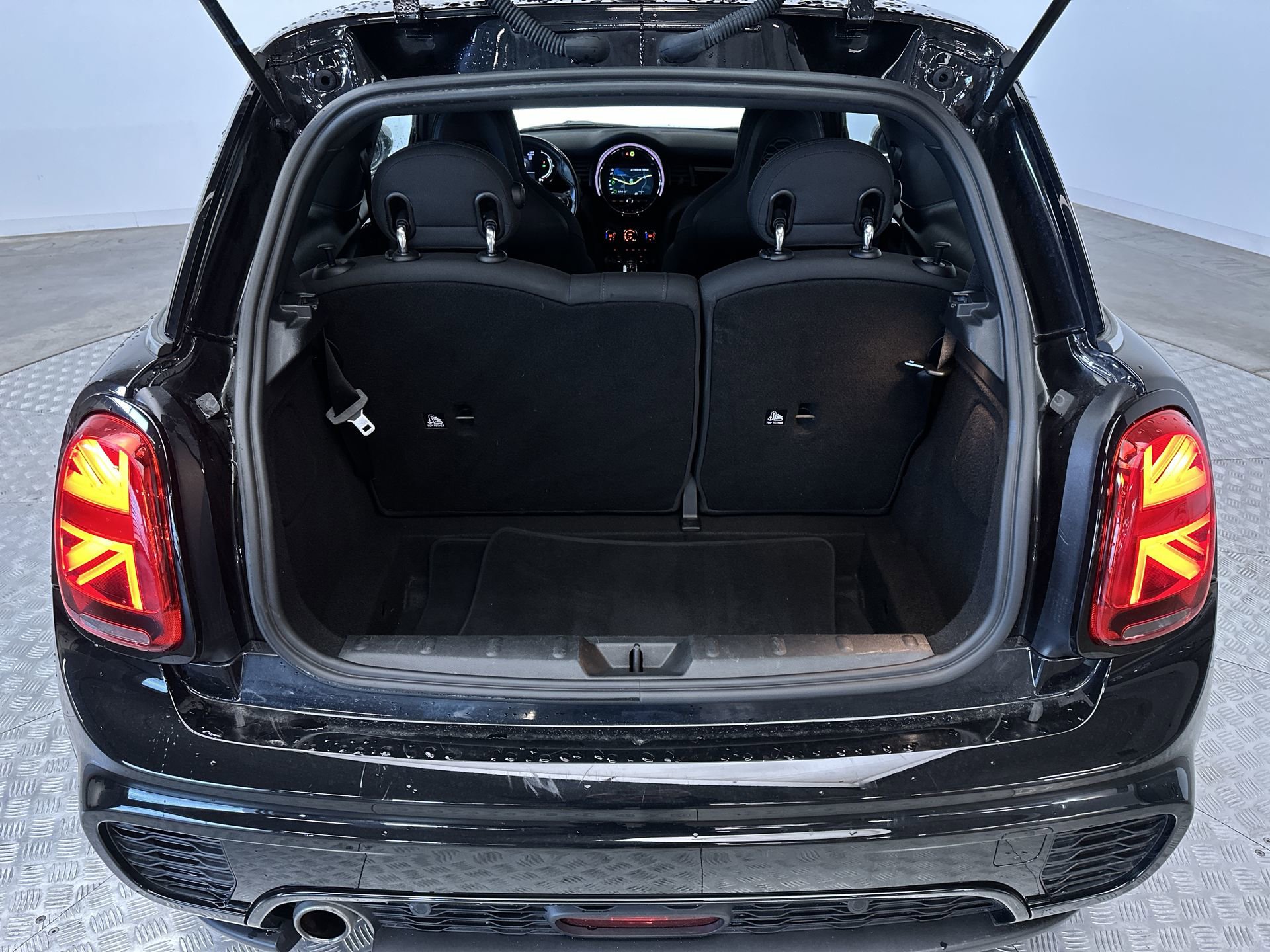 Used 2021 MINI Cooper 2-Door Hardtop FWD image 23