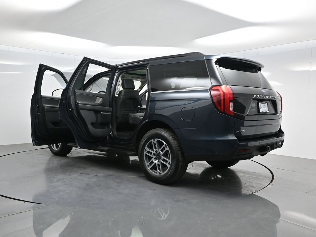 Used 2025 Ford Expedition Active RWD image 52