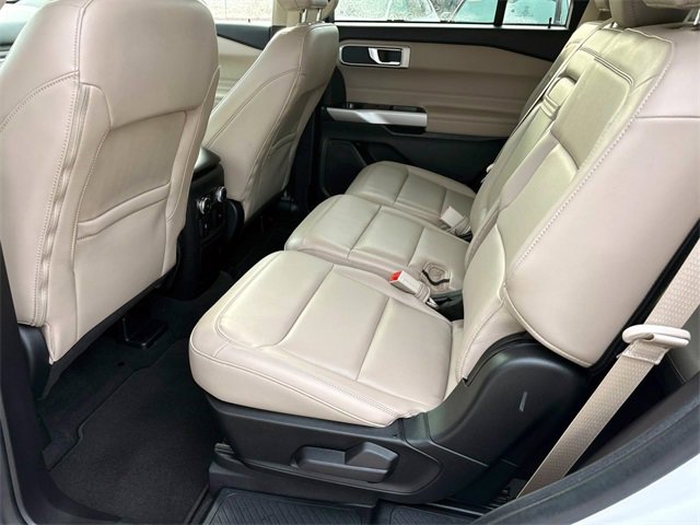 Used 2022 Ford Explorer XLT w/ Equipment Group 202A image 10