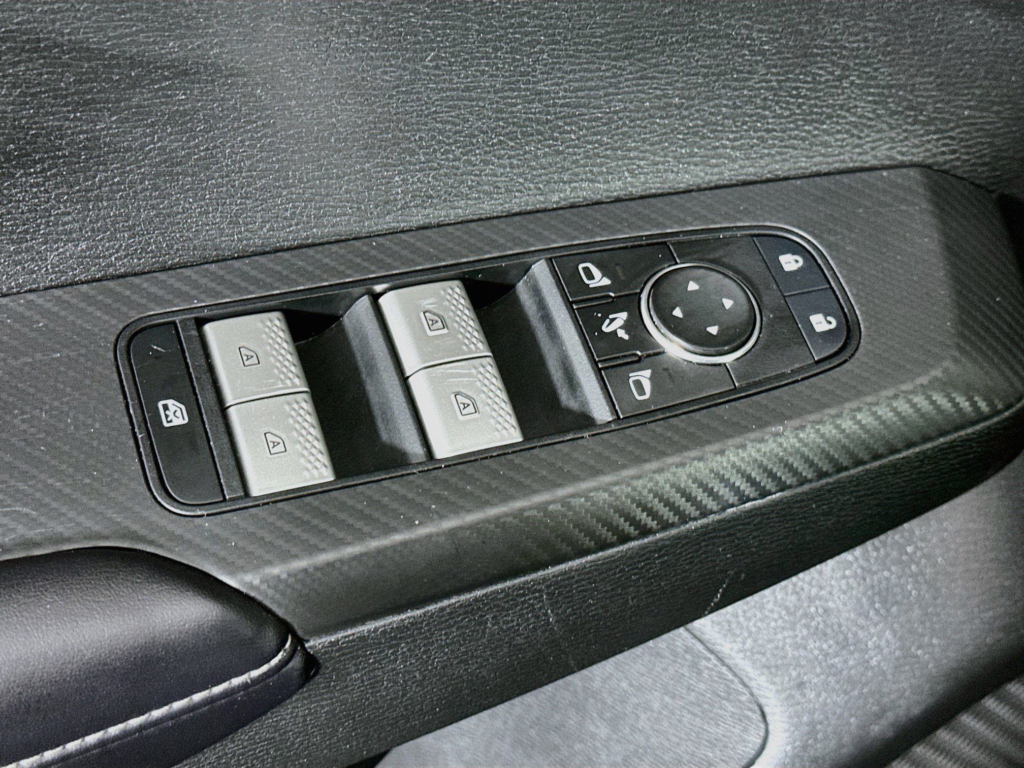 Used 2024 Mitsubishi Outlander SE AWD/4WD image 15