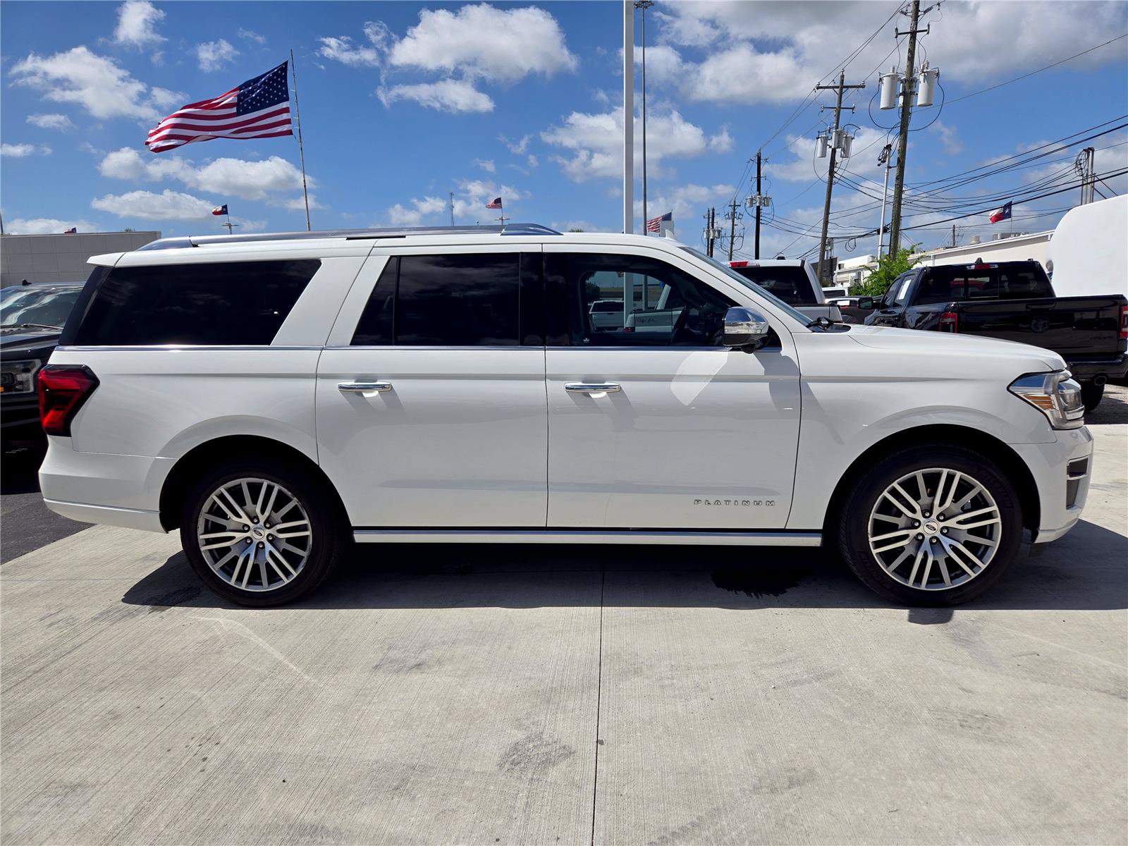 Used 2022 Ford Expedition Max Platinum RWD image 4