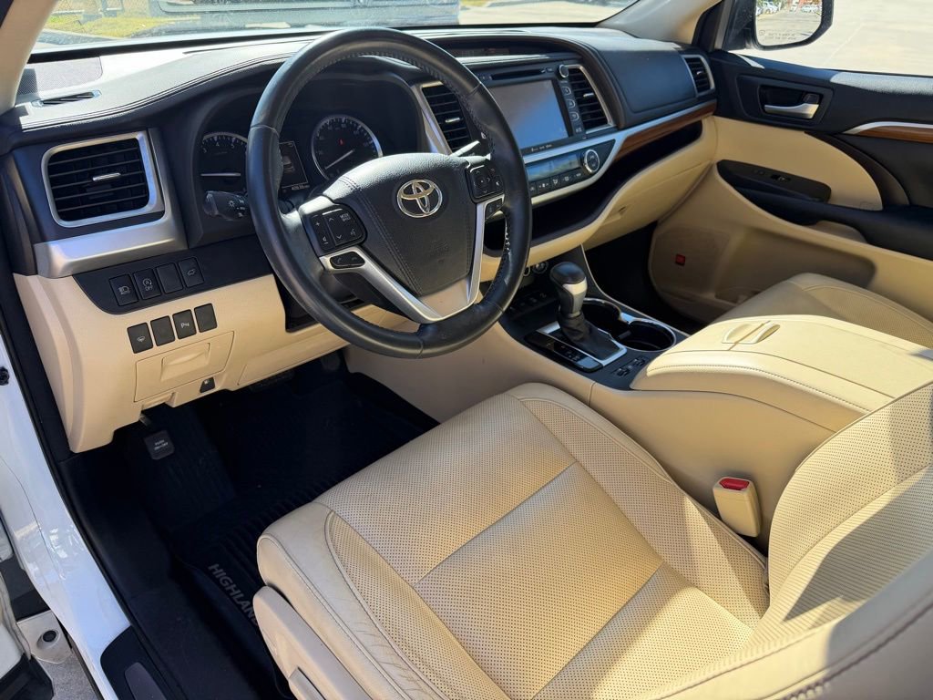 Used 2018 Toyota Highlander Limited image 11