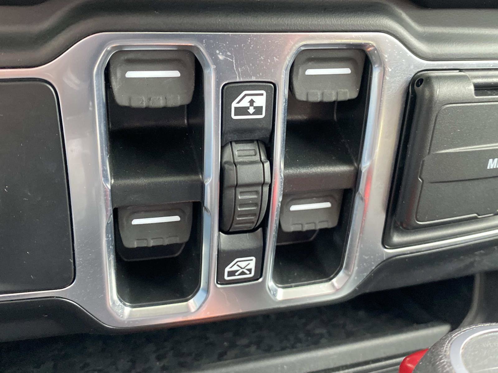 Certified 2022 Jeep Gladiator Overland image 33