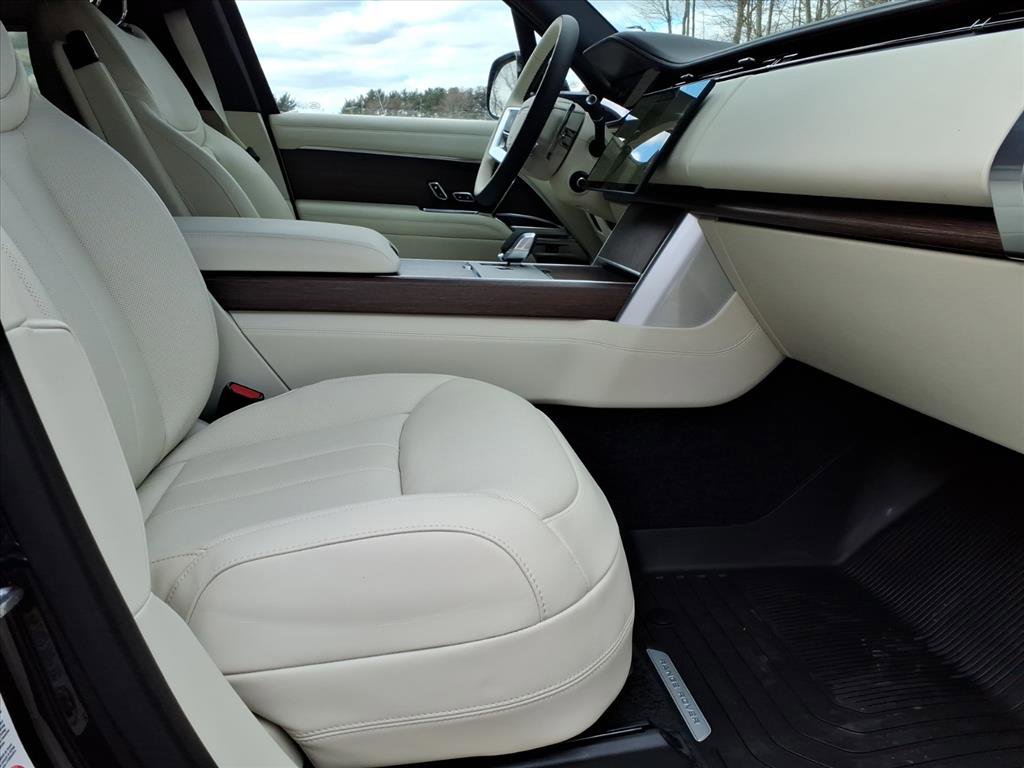 New 2026 Land Rover Range Rover SE image 3
