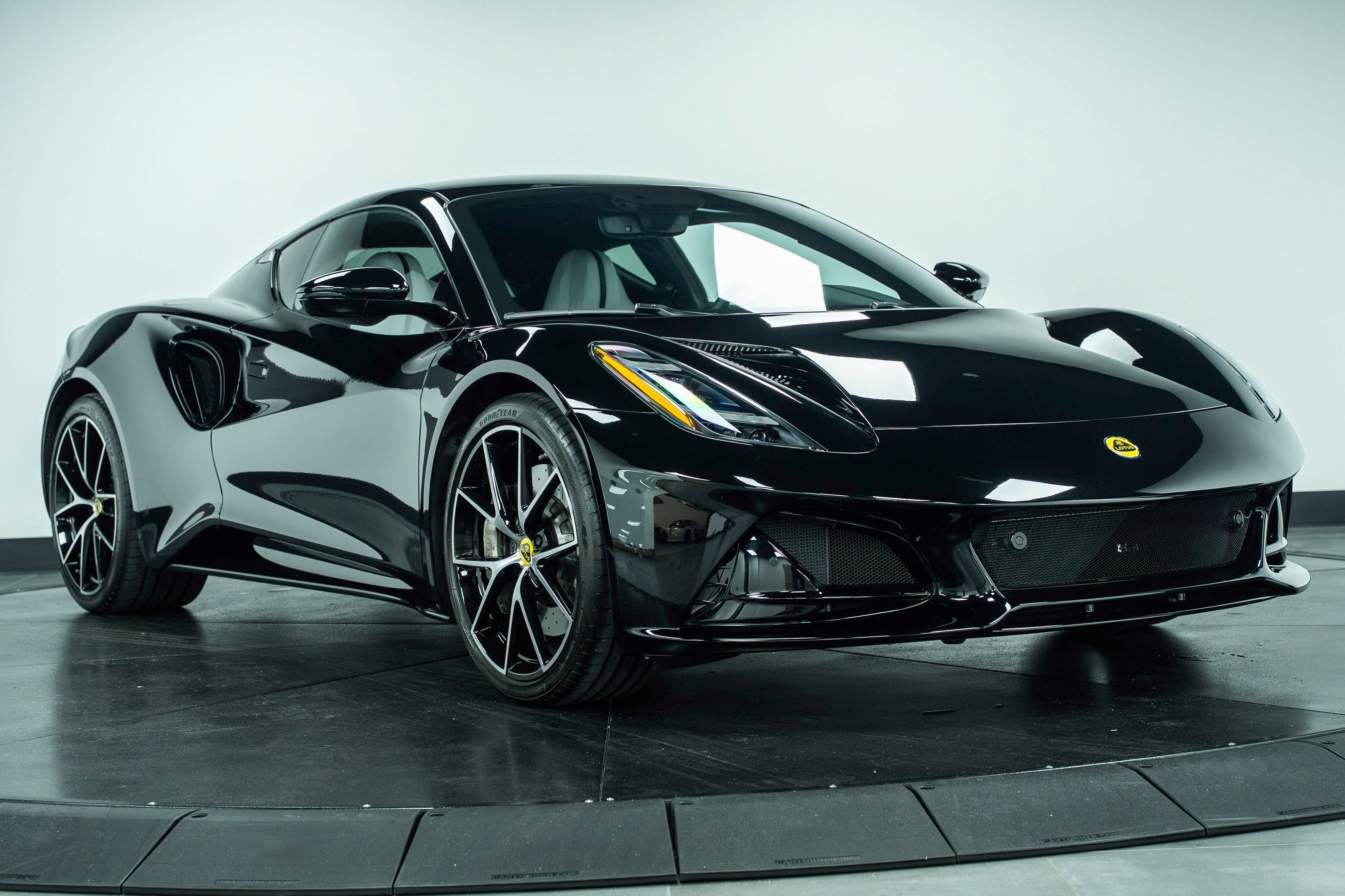 New 2025 Lotus Emira image 35