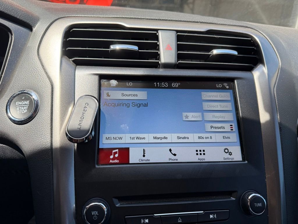 Used 2018 Ford Fusion SE w/ Fusion SE Technology Package FWD image 15