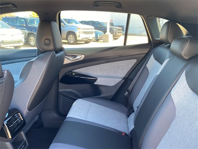 Used 2024 Volkswagen ID.4 Standard image 16