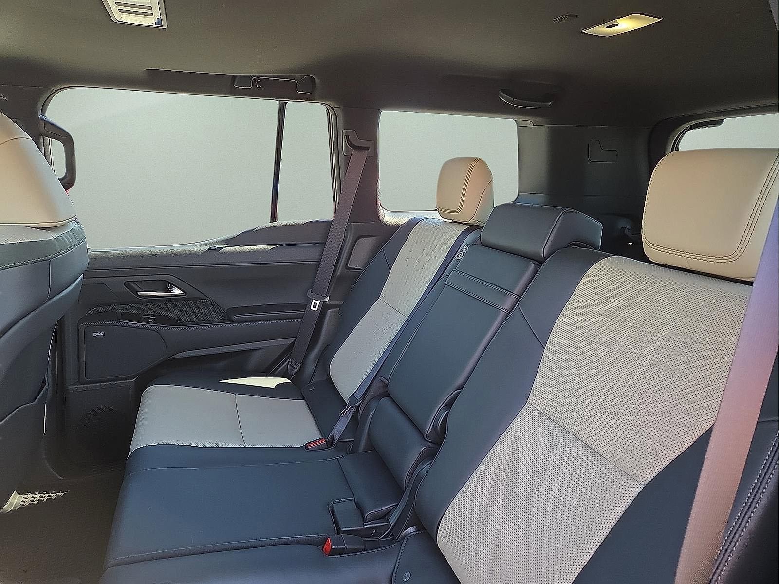 Used 2026 Lexus GX 550 image 10