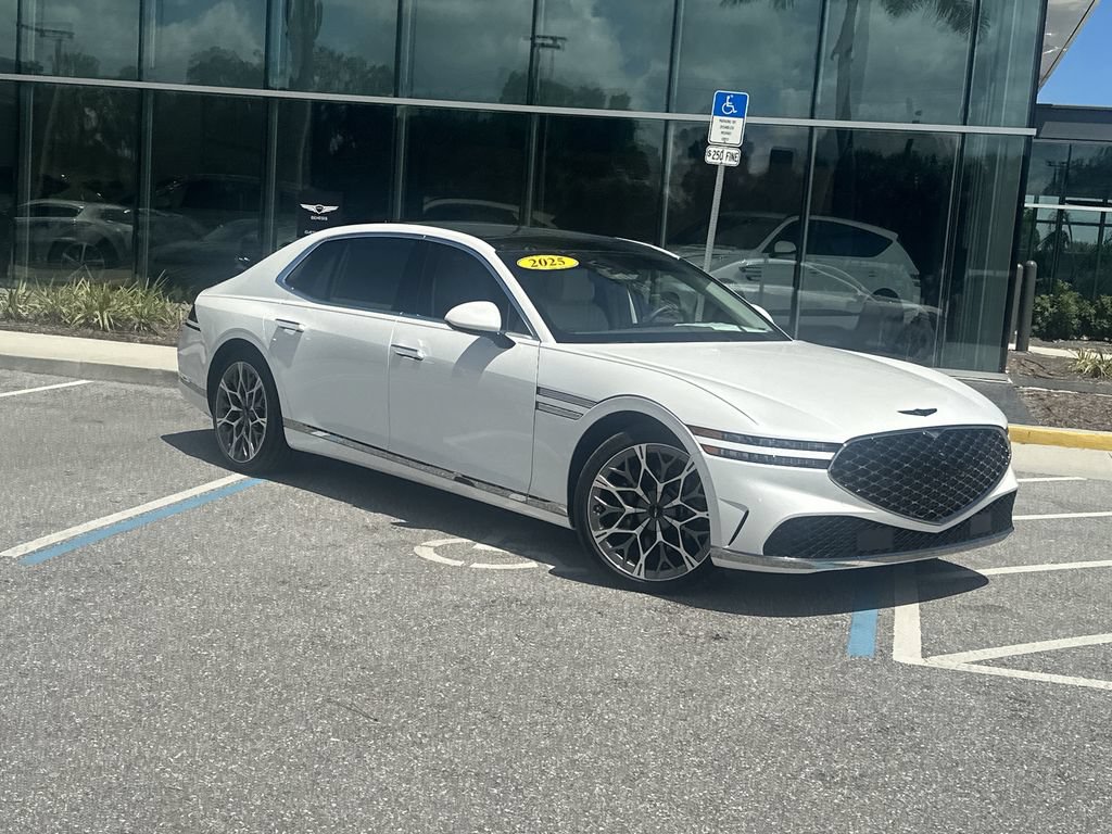 Used 2025 Genesis G90 3.5T AWD/4WD image 2