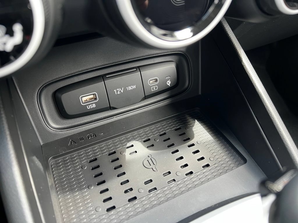 New 2026 Hyundai Venue SEL FWD image 43