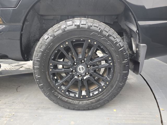 Used 2019 Nissan Titan SL w/ Midnight Edition AWD/4WD image 16