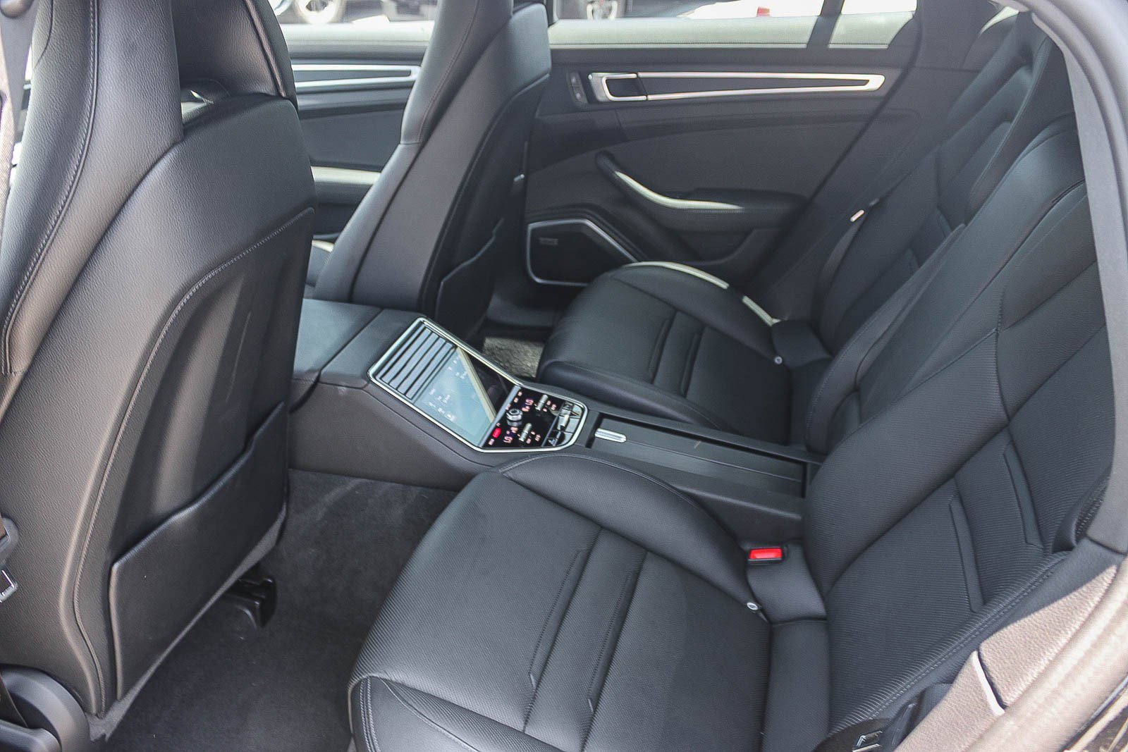 Used 2022 Porsche Panamera Platinum Edition RWD image 19