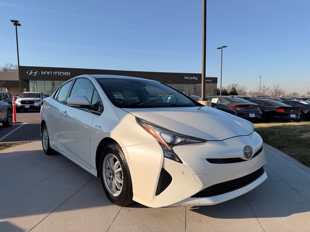 Used 2017 Toyota Prius Four image 7