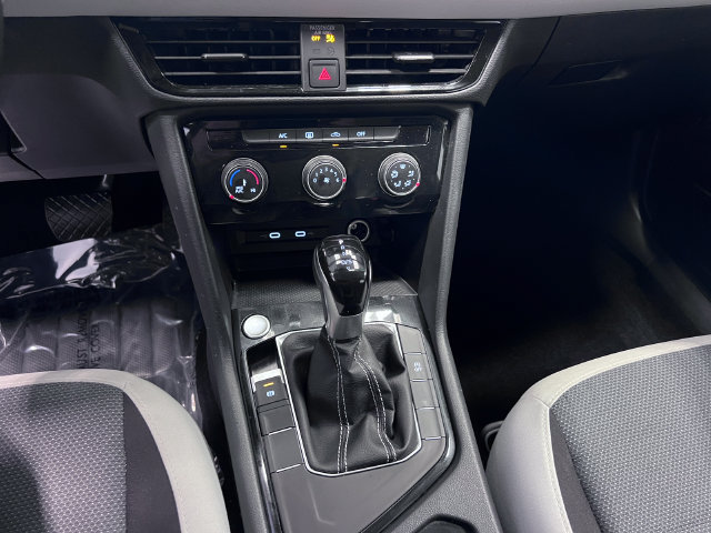 Certified 2025 Volkswagen Taos S FWD image 26
