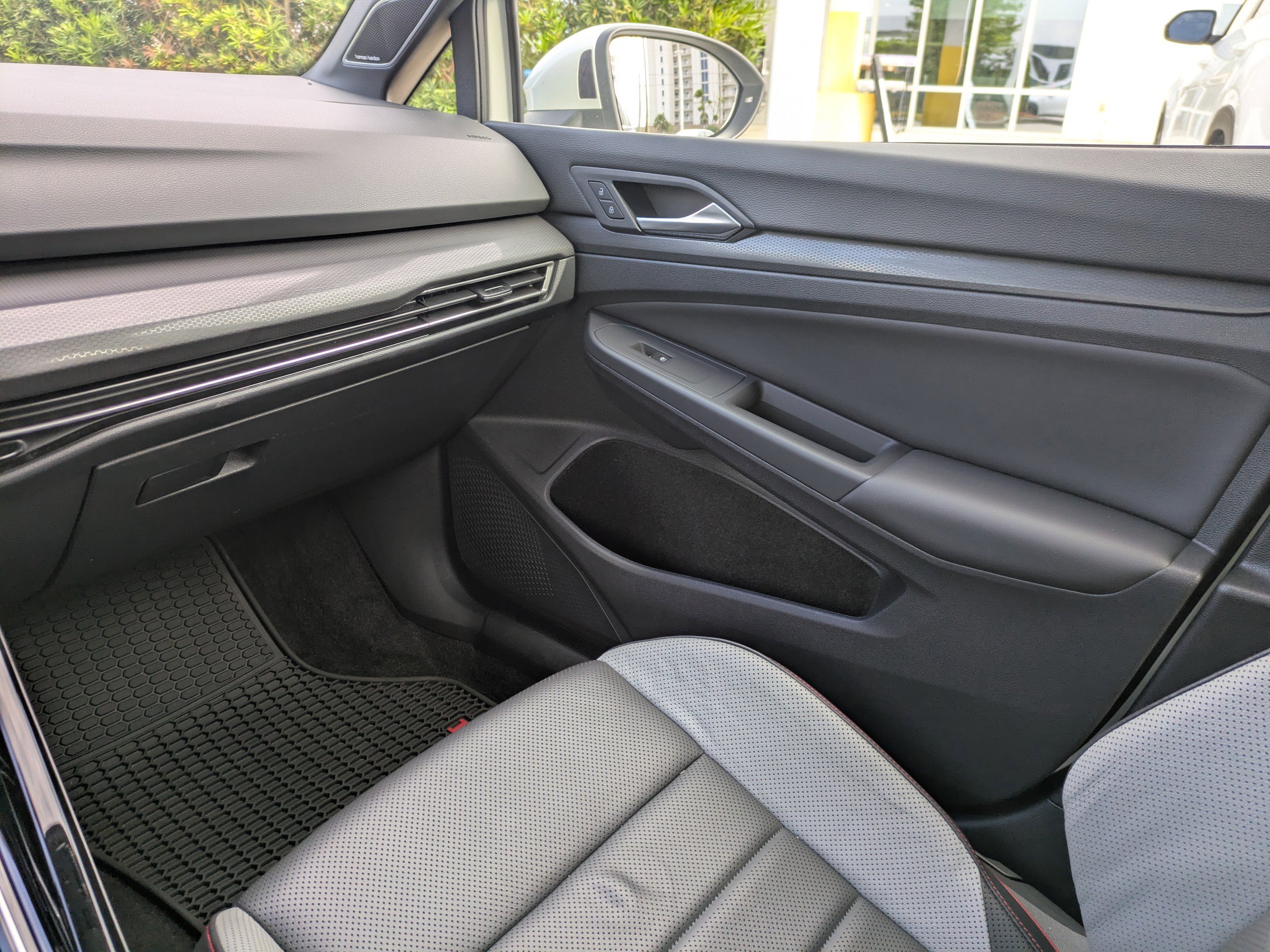 Certified 2023 Volkswagen GTI SE FWD image 17