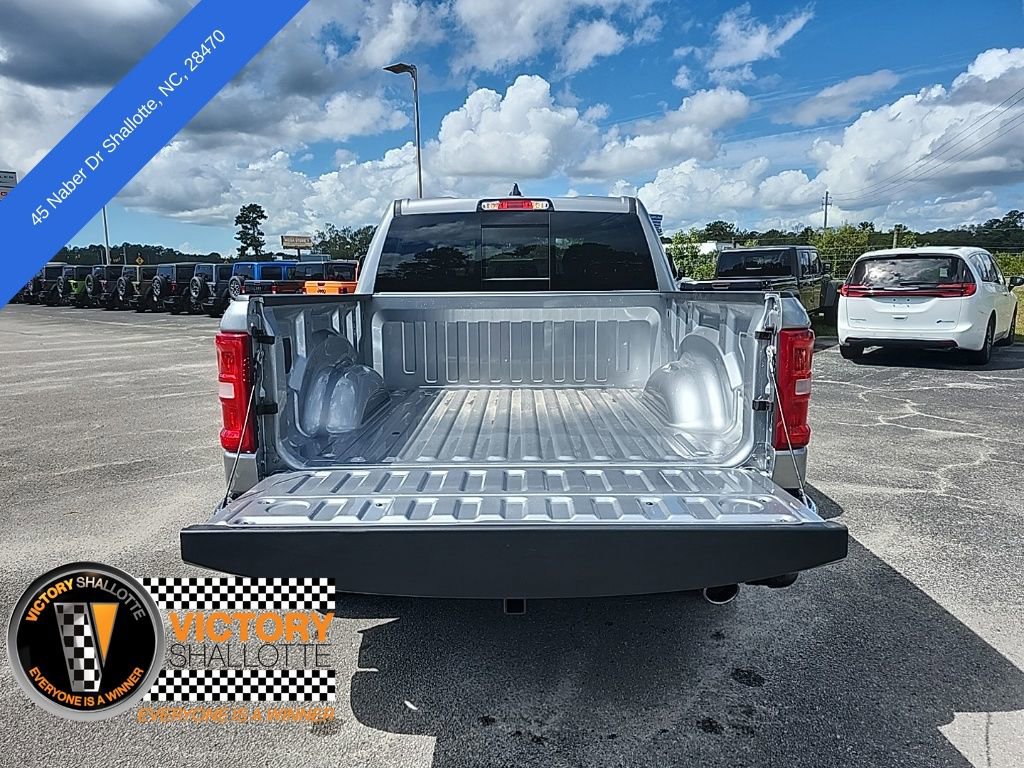 New 2026 RAM 1500 4x4 Crew Cab image 17