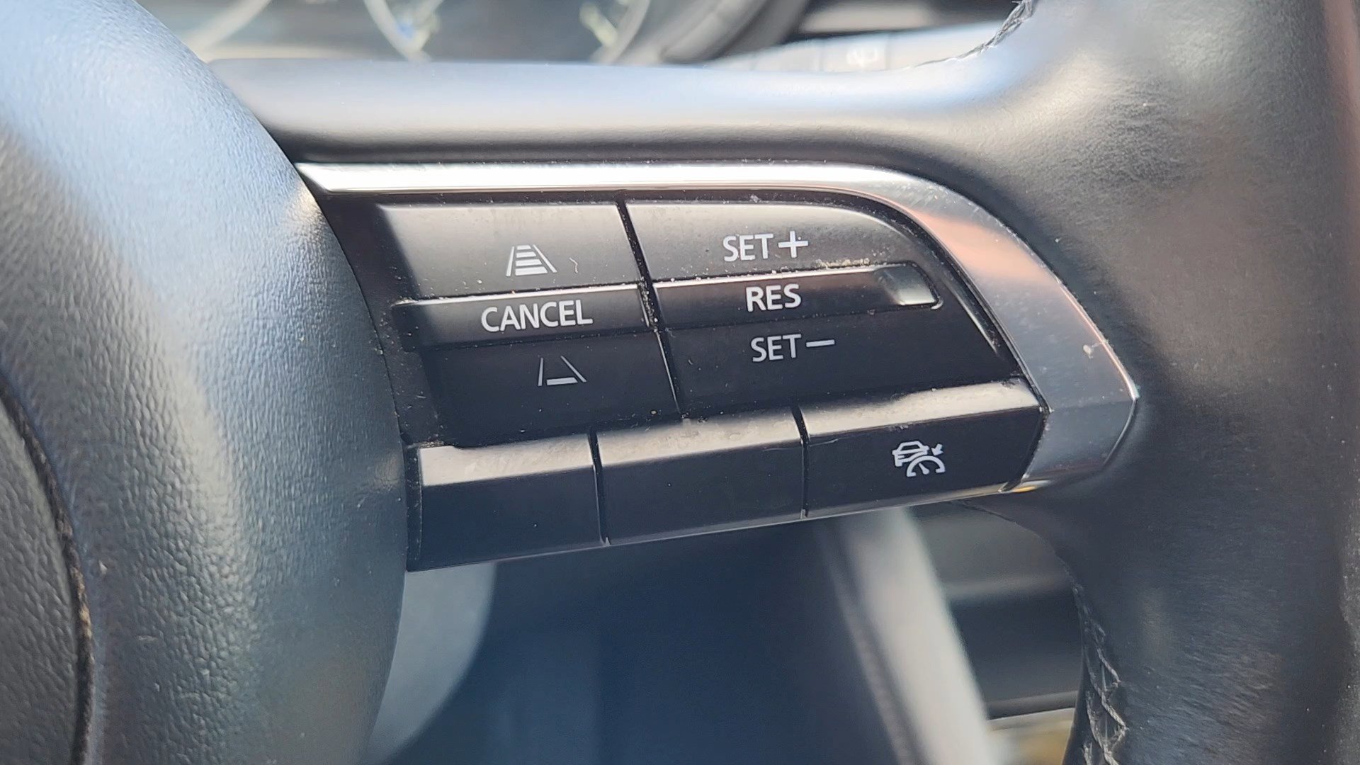 Used 2024 MAZDA MAZDA3 s image 13