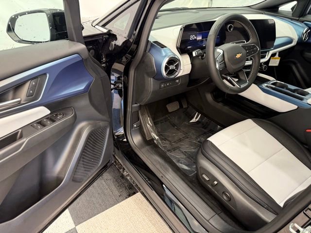 New 2026 Chevrolet Equinox EV LT AWD/4WD image 29