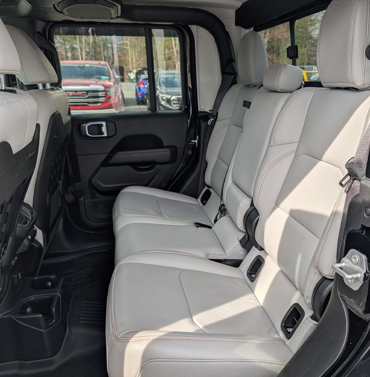 Used 2023 Jeep Gladiator Mojave w/ Cold Weather Group image 20