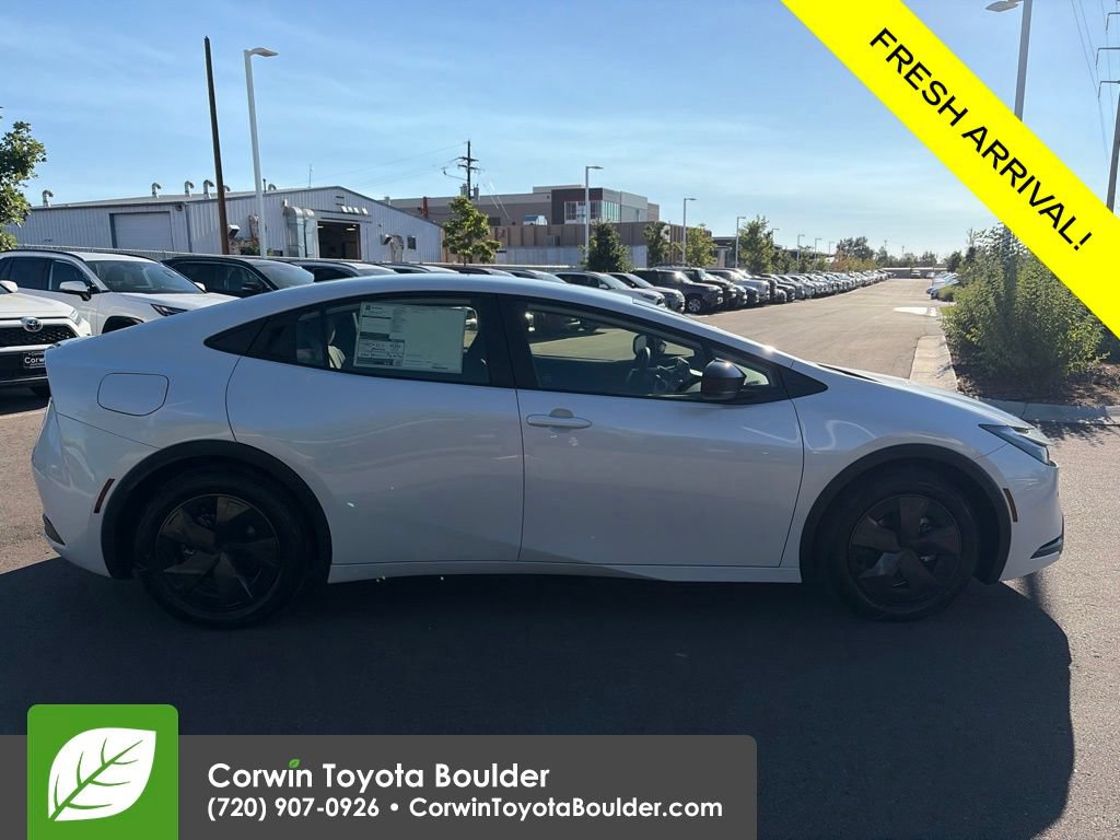 New 2027 Toyota Prius Plug-In Hybrid FWD image 10