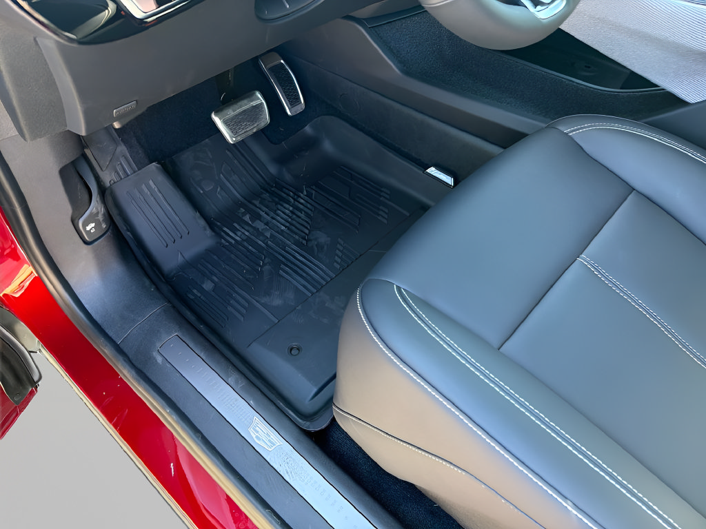 New 2027 Cadillac Optiq Sport w/ LPO, Floor Liner Package AWD/4WD image 18