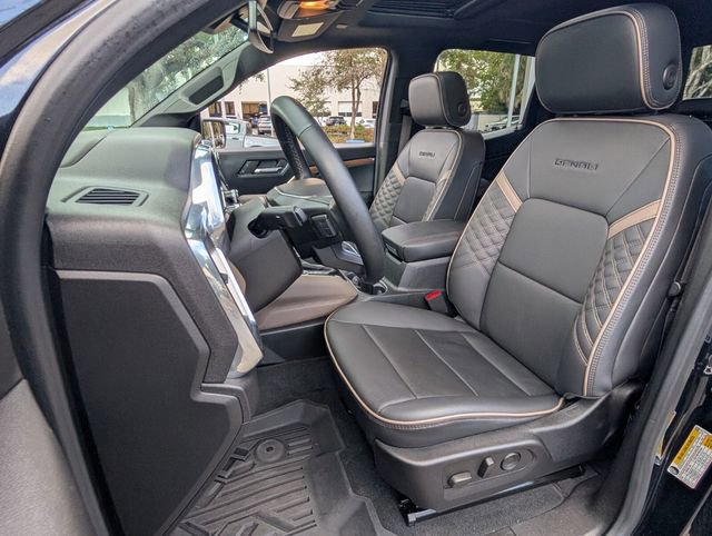 Used 2023 GMC Canyon Denali image 13