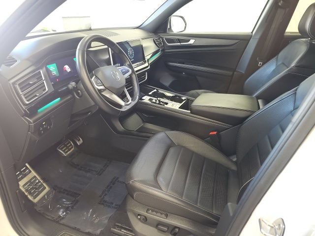 Used 2024 Volkswagen Atlas Cross Sport SEL R-Line AWD/4WD image 13