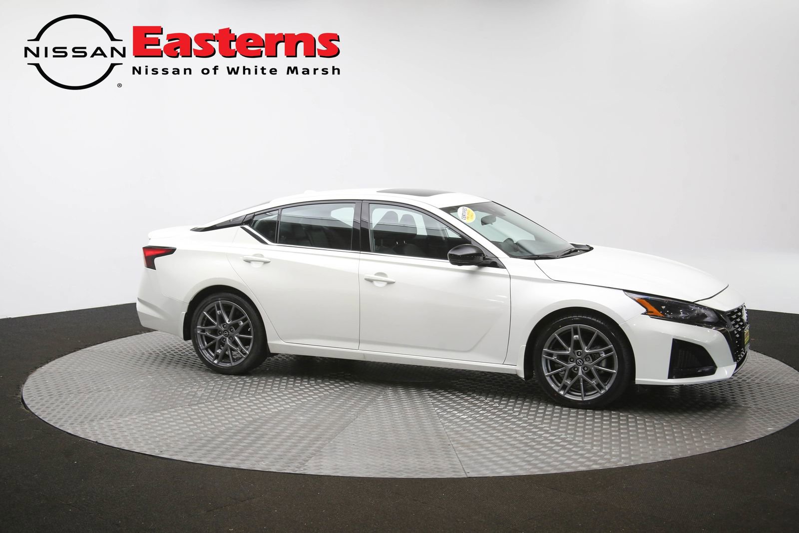 Used 2024 Nissan Altima 2.0 SR FWD image 45