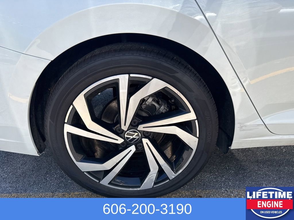 Used 2025 Volkswagen Jetta SEL image 7