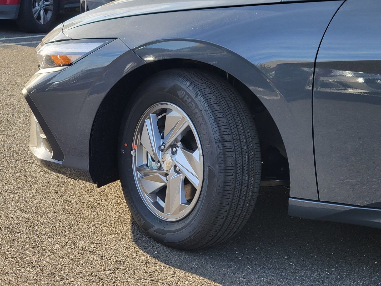 Used 2025 Hyundai Elantra SE image 30