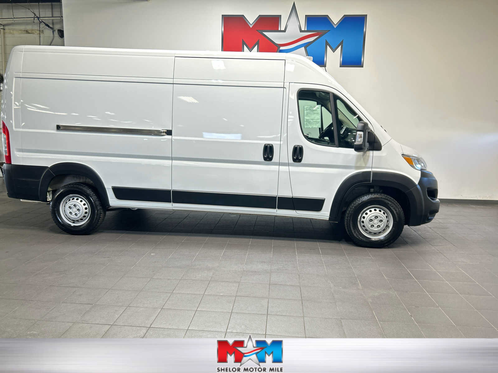 Used 2025 RAM ProMaster 3500 w/ Convenience Group FWD image 1