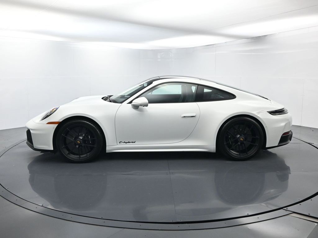 Used 2025 Porsche 911 Carrera 4 GTS image 2