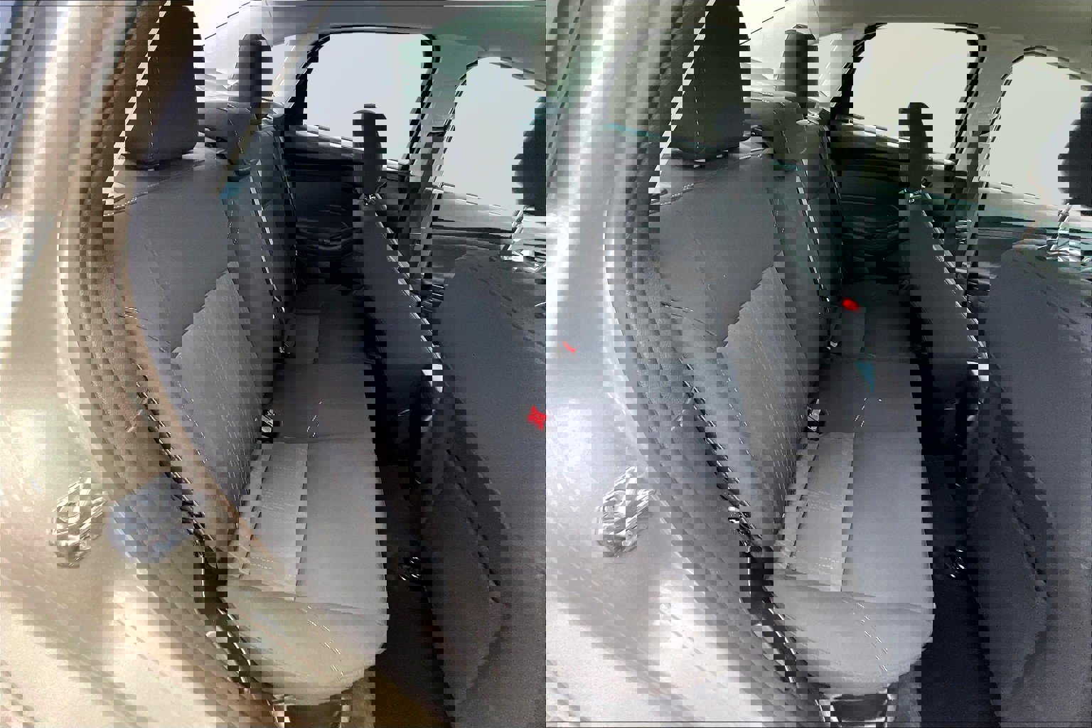 Used 2018 Ford Focus SE image 17