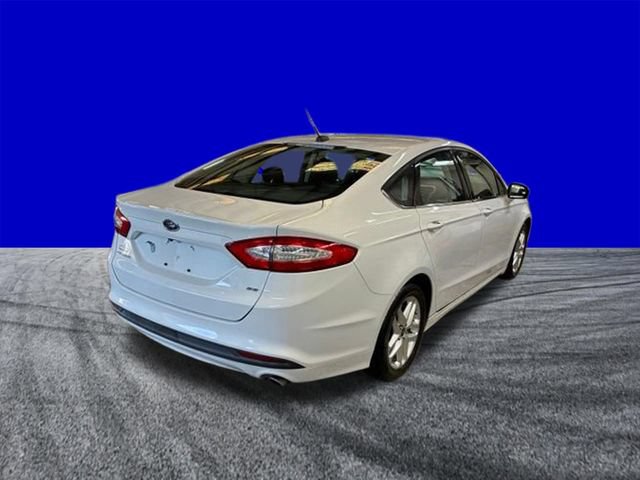 Used 2016 Ford Fusion SE FWD image 4