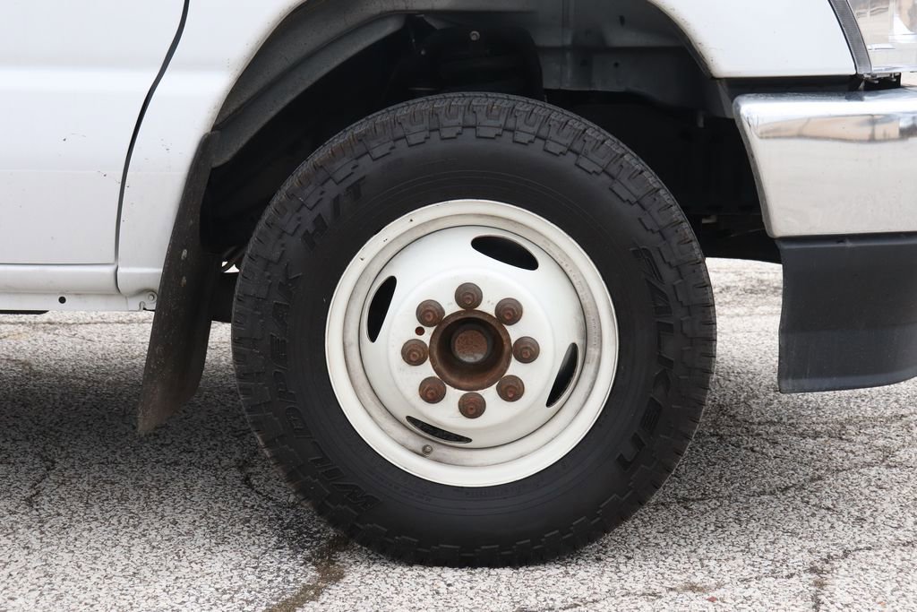 Used 2025 Ford E-450 and Econoline 450 Super Duty w/ Power Equipment Group image 32