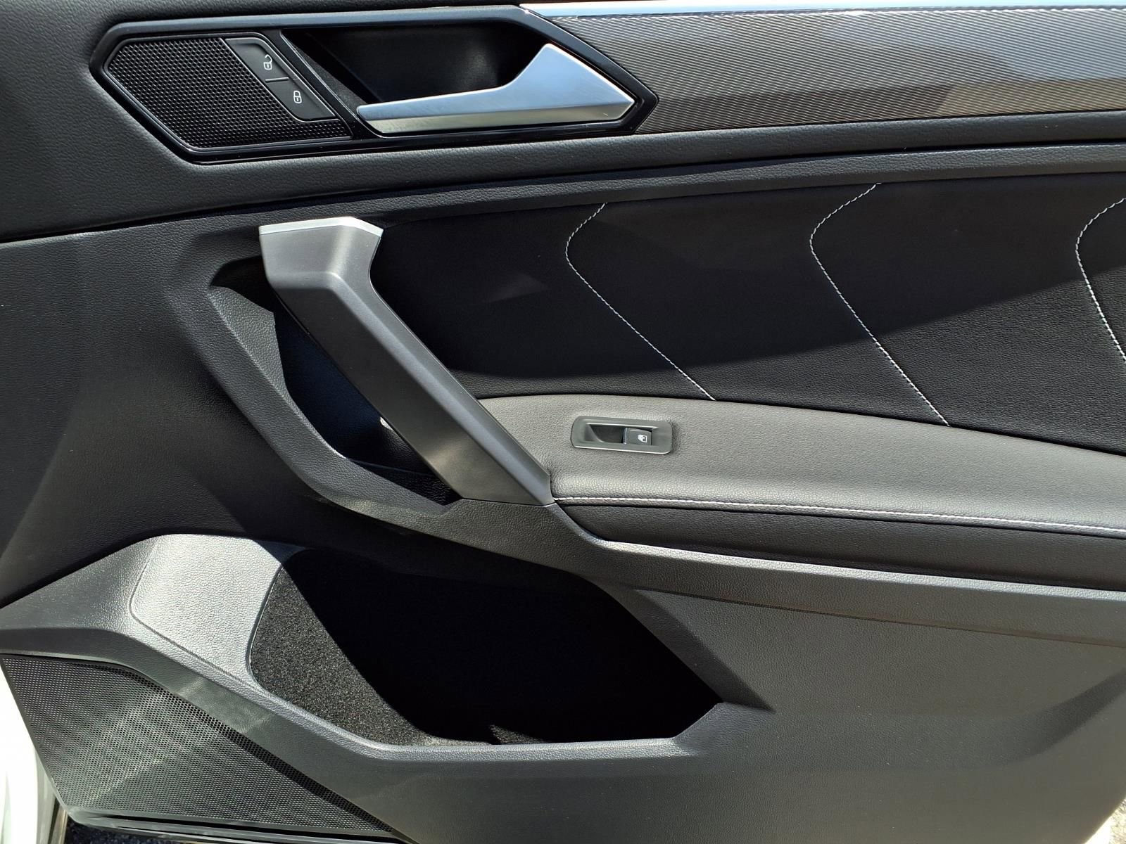 Certified 2023 Volkswagen Tiguan SE R-Line FWD image 26