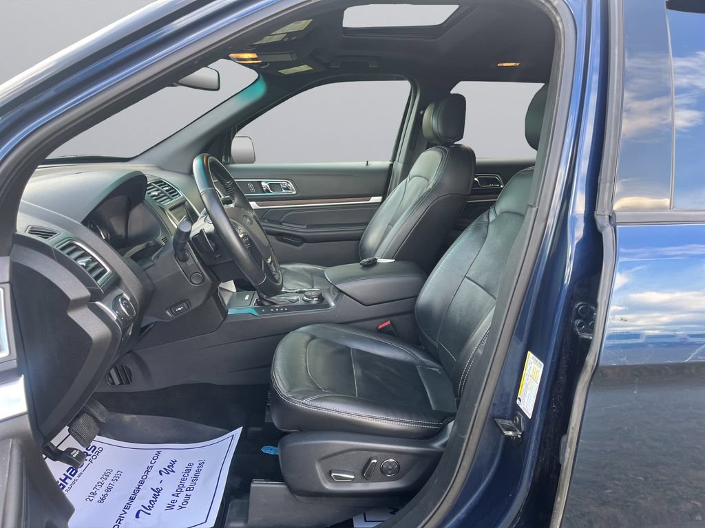 Used 2017 Ford Explorer Limited w/ Equipment Group 301A AWD/4WD image 15