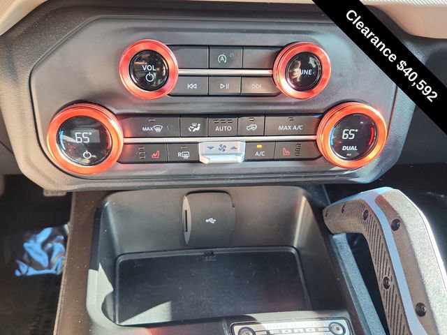 Used 2023 Ford Bronco Wildtrak image 39