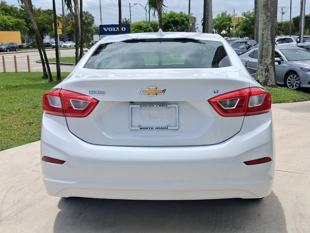 Used 2017 Chevrolet Cruze LT FWD image 5