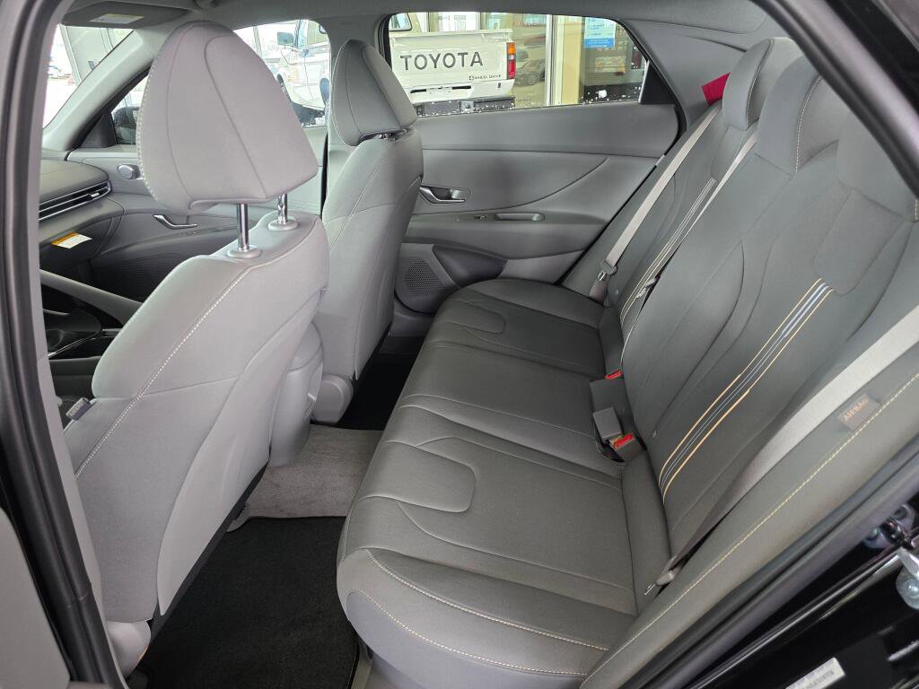 New 2026 Hyundai Elantra Blue image 38