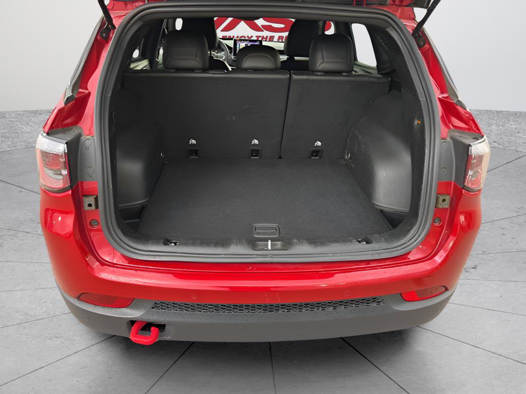 Used 2025 Jeep Compass Trailhawk AWD/4WD image 32