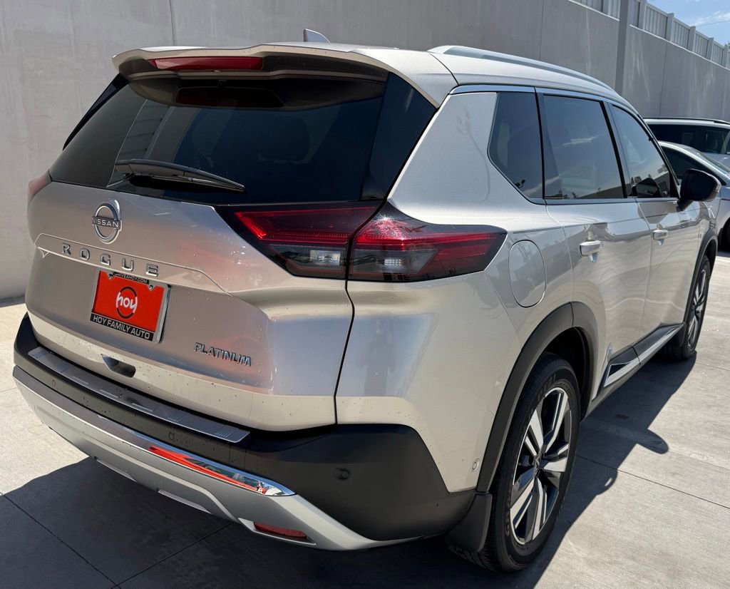 Used 2023 Nissan Rogue Platinum FWD image 9