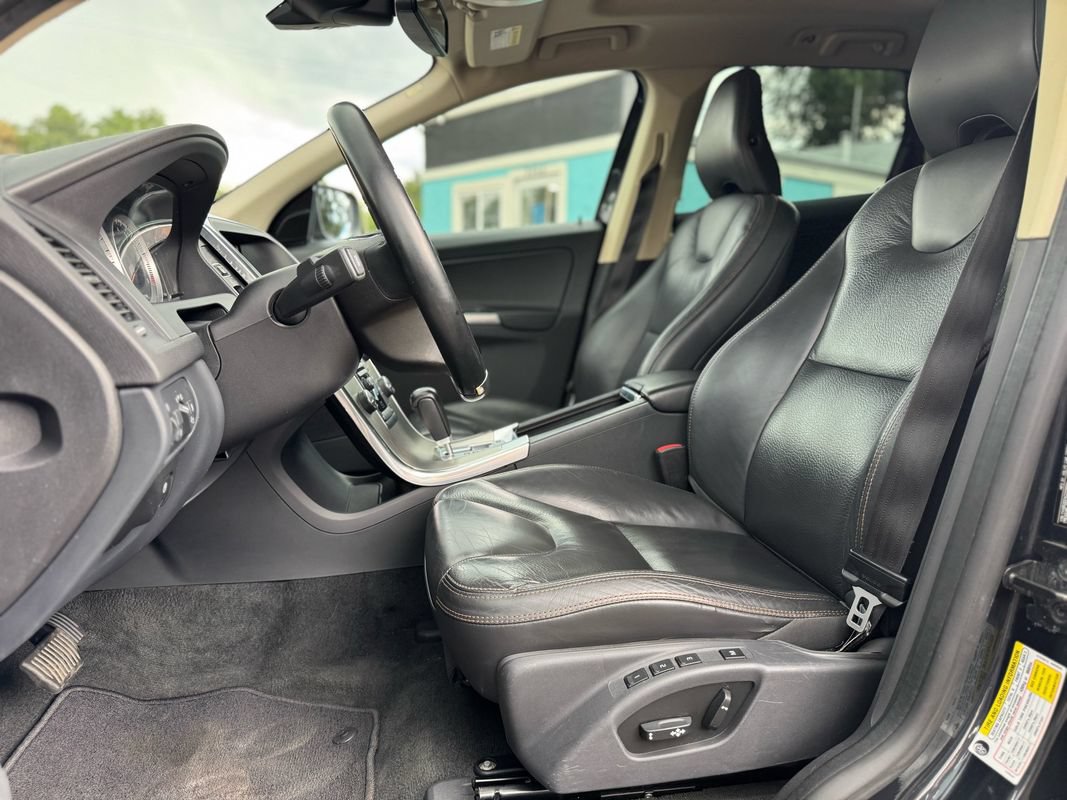 Used 2012 Volvo XC60 3.2 AWD/4WD image 12