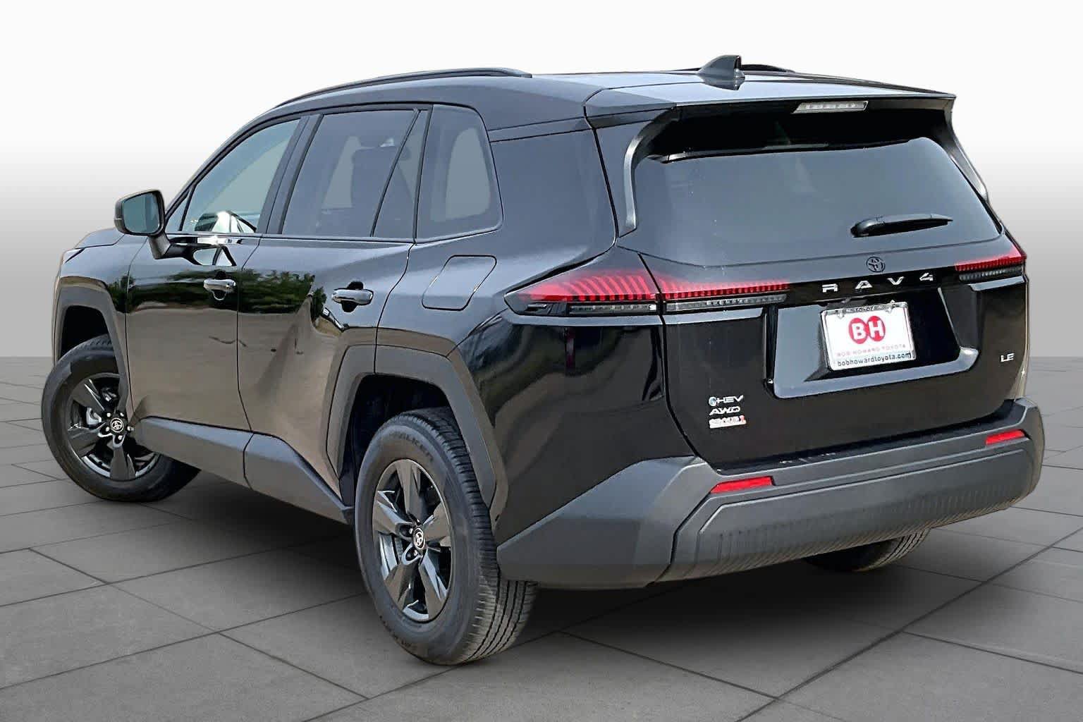 Used 2026 Toyota RAV4 LE AWD/4WD image 12